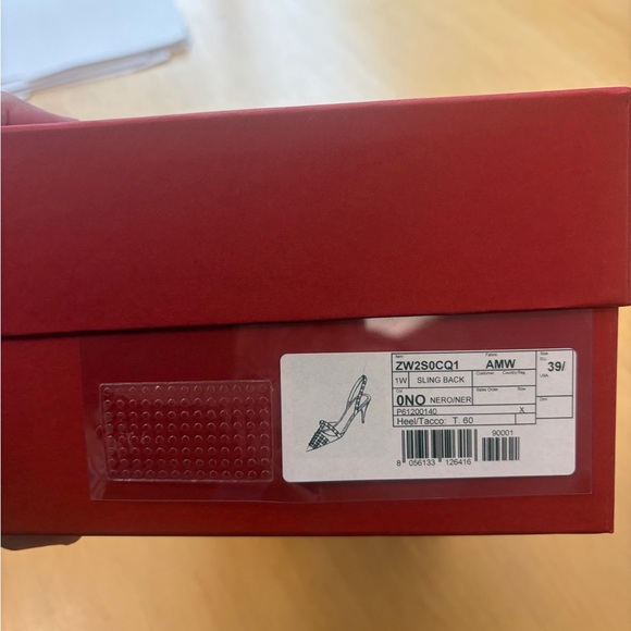 Valentino Garavani slingback pumps - Picture 3 of 6